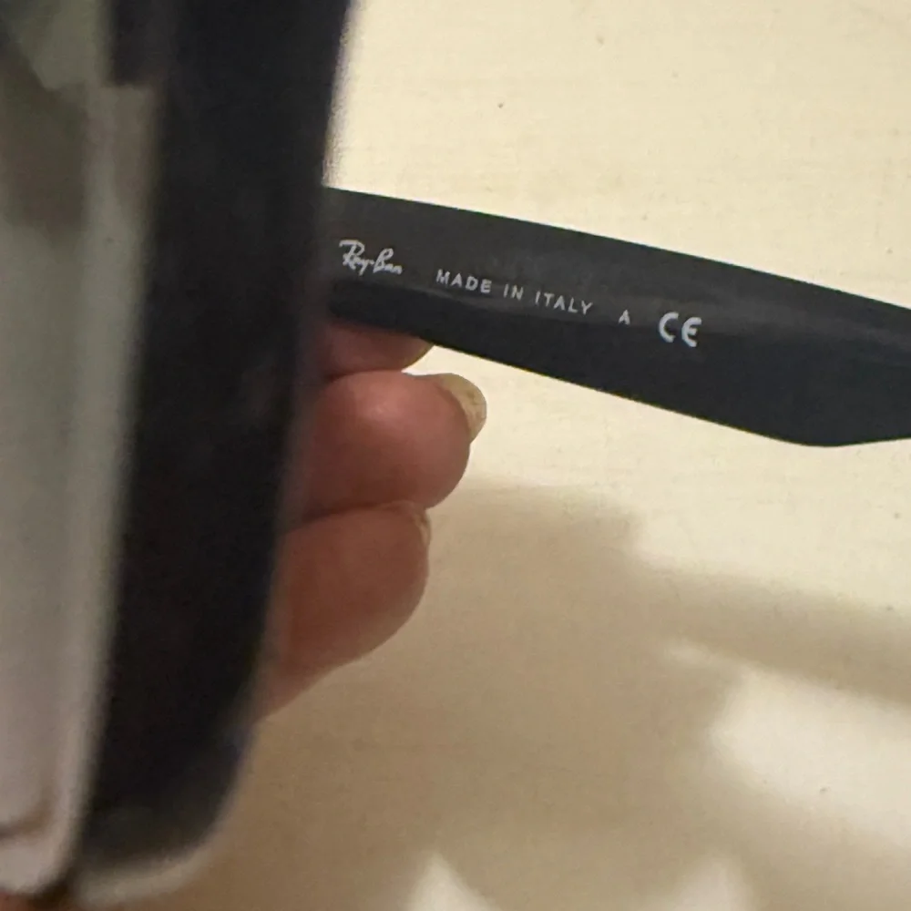 Ray-Ban elegant ray